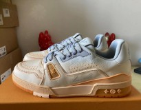 專櫃同步 歐洲原單 真品免稅版 2022 LV 潮流運動鞋 大ㄟ